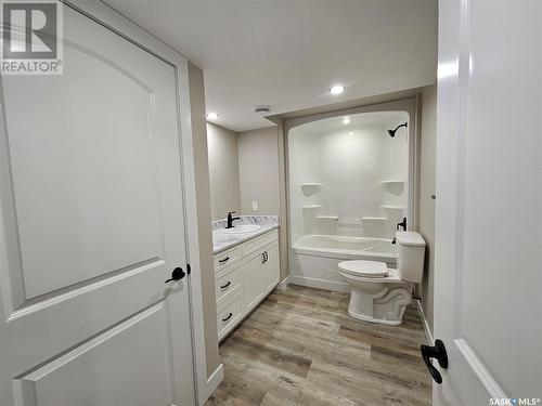 300 2Nd Street E, Meota, SK - Indoor Photo Showing Bathroom