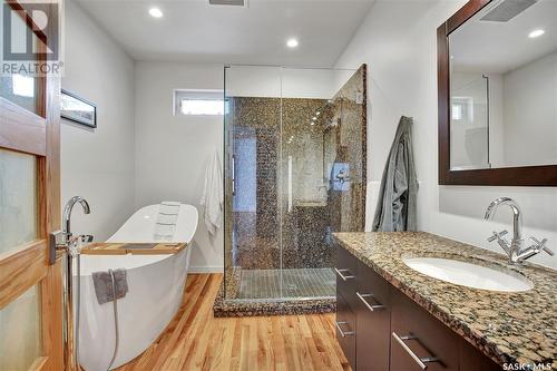 502 Sturgeon Drive, Saskatoon, SK - Indoor Photo Showing Bathroom