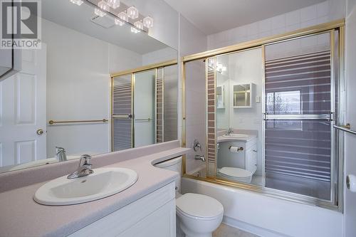 2130 Vasile Road Unit# 309, Kelowna, BC - Indoor Photo Showing Bathroom