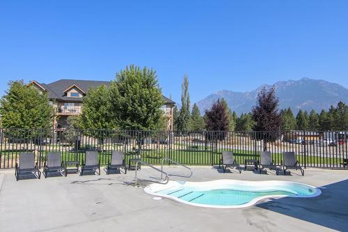 713B - 700 Bighorn Boulevard, Radium Hot Springs, BC - Outdoor With In Ground Pool