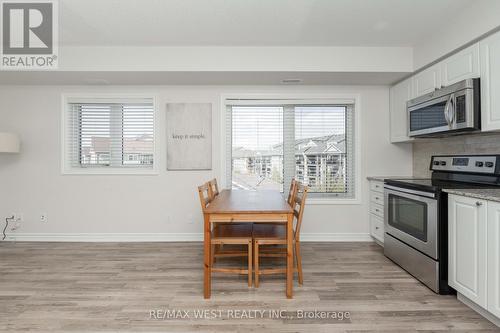 #309 -2 Anchorage Cres, Collingwood, ON - Indoor Photo Showing Kitchen