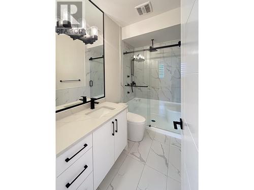 2173 Aberdeen Street, Kelowna, BC - Indoor Photo Showing Bathroom