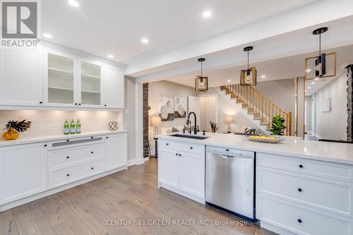#132 -1292 Sherwood Mills Blvd, Mississauga, ON - Indoor Photo Showing Kitchen With Upgraded Kitchen