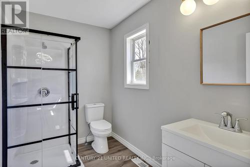 909 Fairbairn Street, Smith-Ennismore-Lakefield, ON - Indoor Photo Showing Bathroom