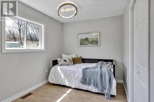 909 Fairbairn Street, Smith-Ennismore-Lakefield, ON - Indoor Photo Showing Bedroom