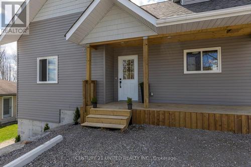 909 Fairbairn St, Smith-Ennismore-Lakefield, ON - Outdoor With Exterior