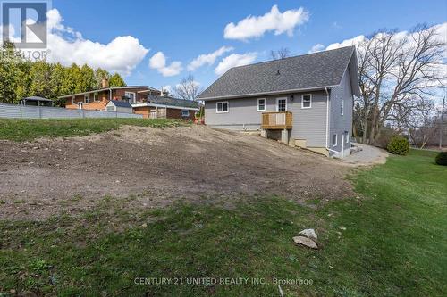 909 Fairbairn Street, Smith-Ennismore-Lakefield, ON - Outdoor