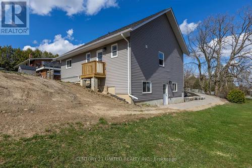 909 Fairbairn Street, Smith-Ennismore-Lakefield, ON - Outdoor