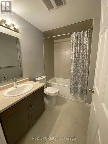 116 Oat Lane, Kitchener, ON - Indoor Photo Showing Bathroom