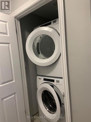 116 Oat Lane, Kitchener, ON - Indoor Photo Showing Laundry Room
