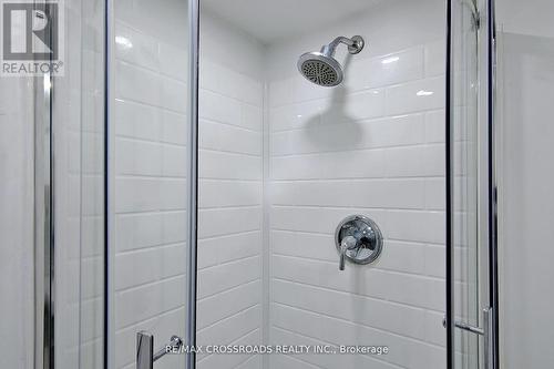 #1B -5 Applewood Ave, Hamilton, ON - Indoor Photo Showing Bathroom