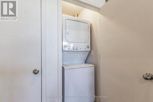 #104 -904 Paisley Rd, Guelph, ON - Indoor Photo Showing Laundry Room
