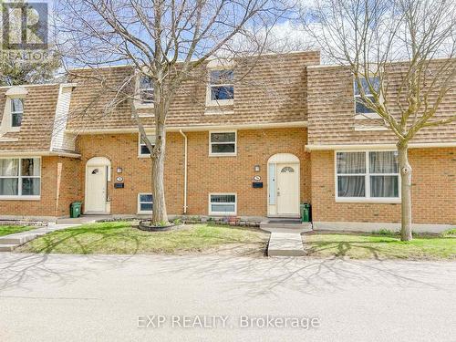 #76 -92 Stroud Cres, London, ON - Outdoor