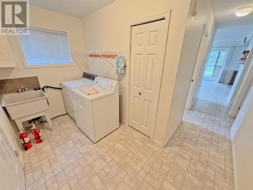2647 Strathcona Avenue, Coalmont-Tulameen, BC - Indoor Photo Showing Laundry Room