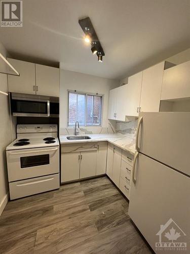 244 Westhaven Crescent, Ottawa, ON - Indoor Photo Showing Kitchen