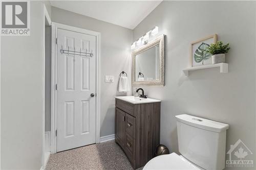 3rd level full bath - 312 Fernleaf Crescent, Ottawa, ON - Indoor Photo Showing Bathroom