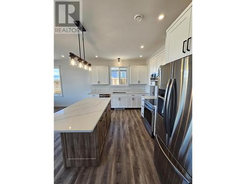 3042 Meadow Place, Smithers, BC - Indoor Photo Showing Kitchen