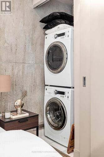 #504 -39 Brant St, Toronto, ON - Indoor Photo Showing Laundry Room