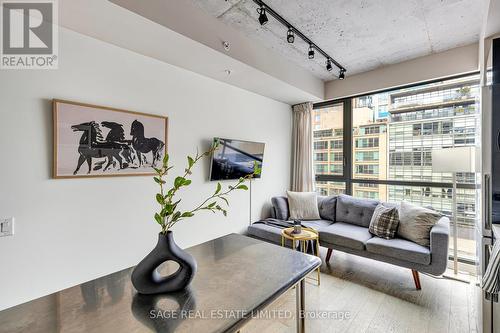 #504 -39 Brant St, Toronto, ON - Indoor Photo Showing Living Room