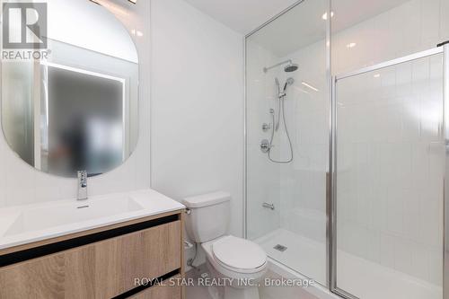 2211 - 7950 Bathurst Street, Vaughan, ON - Indoor Photo Showing Bathroom