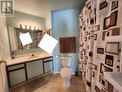 6446 Meadows Drive Unit# 8, Oliver, BC - Indoor Photo Showing Bathroom