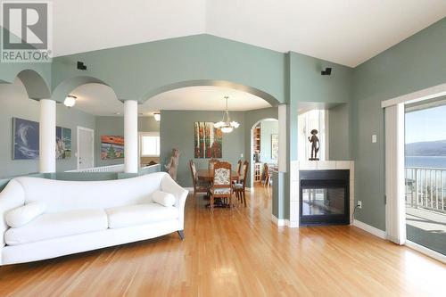 5331 Buchanan Road, Peachland, BC - Indoor Photo Showing Living Room With Fireplace