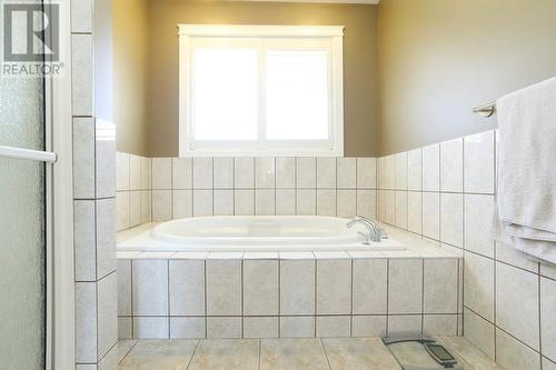 5331 Buchanan Road, Peachland, BC - Indoor Photo Showing Bathroom