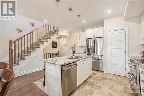 411 Allee Premiere Lane, Rockland, ON - Indoor Photo Showing Kitchen With Upgraded Kitchen