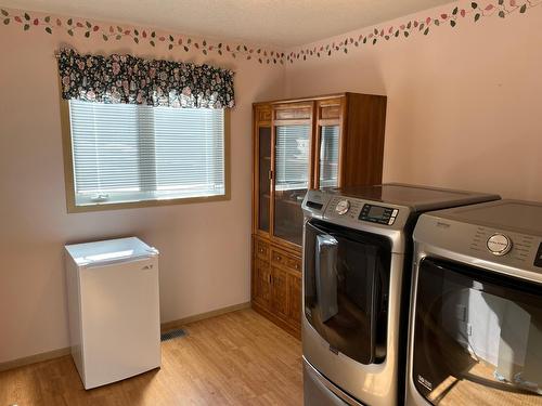 1178 Marianna Crescent, Trail, BC - Indoor Photo Showing Laundry Room