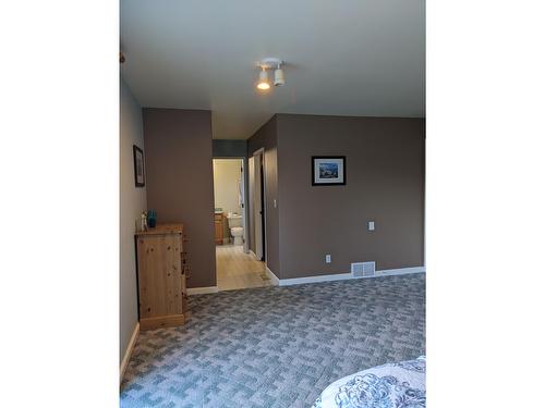 925 Columbia Road, Castlegar, BC - Indoor Photo Showing Other Room
