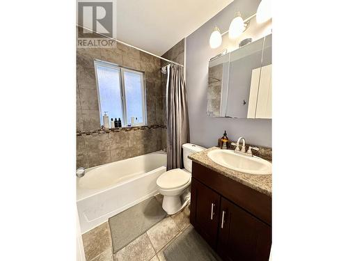 3952 Broadway Avenue, Smithers, BC - Indoor Photo Showing Bathroom