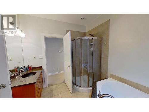 9624 113 Avenue, Fort St. John, BC - Indoor Photo Showing Bathroom