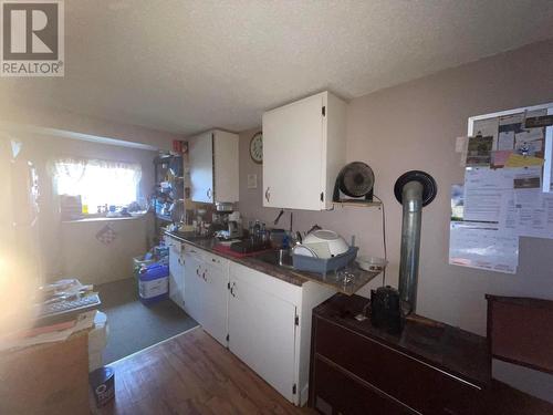 222 - 224 Van Horne  S Street, Cranbrook, BC - Indoor Photo Showing Kitchen