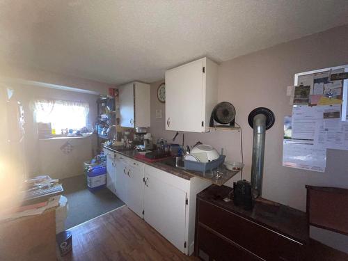 222 - 224 Van Horne Street S, Cranbrook, BC - Indoor Photo Showing Kitchen