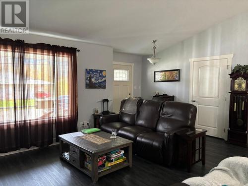 1835 First  Street, Fruitvale, BC - Indoor Photo Showing Living Room