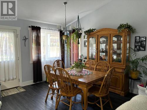 1835 First  Street, Fruitvale, BC - Indoor Photo Showing Dining Room