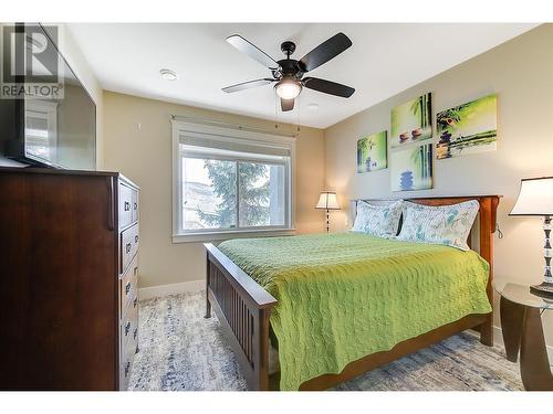 6148 Lipsett Avenue, Peachland, BC - Indoor Photo Showing Bedroom