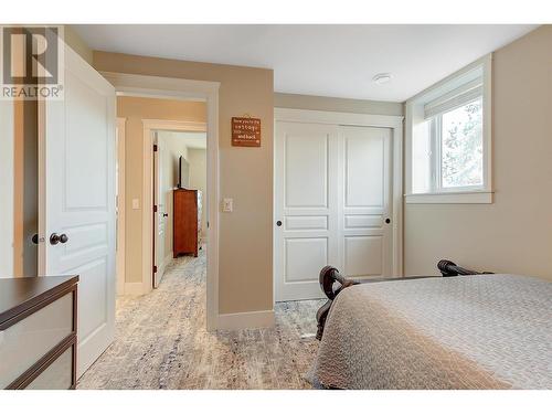 6148 Lipsett Avenue, Peachland, BC - Indoor Photo Showing Bedroom