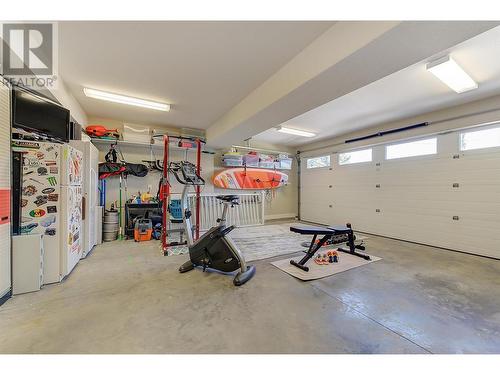 6148 Lipsett Avenue, Peachland, BC - Indoor Photo Showing Garage