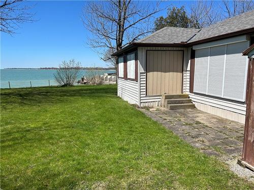 3076 Lakeshore Road, Dunnville, ON - Outdoor With Body Of Water