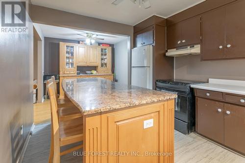 342A Stratton Dr E, London, ON - Indoor Photo Showing Kitchen