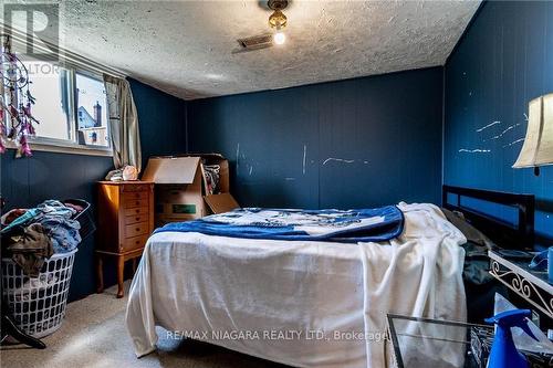 11 King St, Thorold, ON - Indoor Photo Showing Bedroom