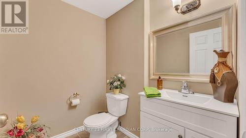 917 Garibaldi Avenue, London, ON - Indoor Photo Showing Bathroom
