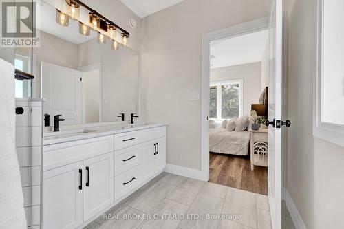 260 Timber Trail Rd, Woolwich, ON - Indoor Photo Showing Bathroom