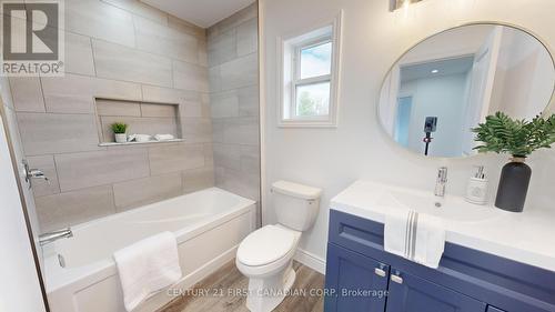 103 Metcalfe Street, Ingersoll, ON - Indoor Photo Showing Bathroom
