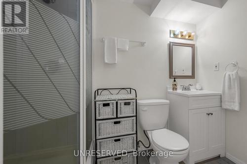 89 Jackson Crt W, Welland, ON - Indoor Photo Showing Bathroom
