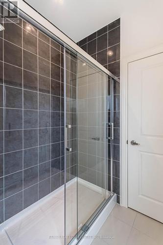 77 Pondview Gate, Hamilton, ON - Indoor Photo Showing Bathroom