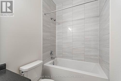 77 Pondview Gate, Hamilton, ON - Indoor Photo Showing Bathroom