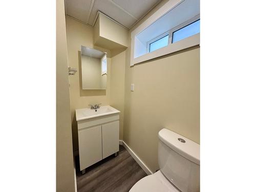 2275 Columbia Avenue, Trail, BC - Indoor Photo Showing Bathroom