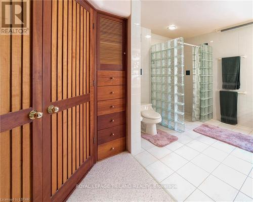 Imported from itso - 15668 Furnival Road, Southwest Middlesex, ON - Indoor Photo Showing Bathroom